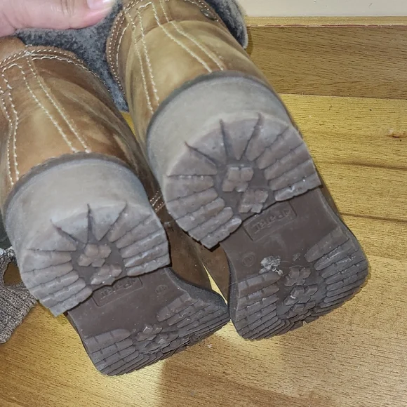 Pajar Leather Brown Fur-Lined Boots - Picture 10 of 13